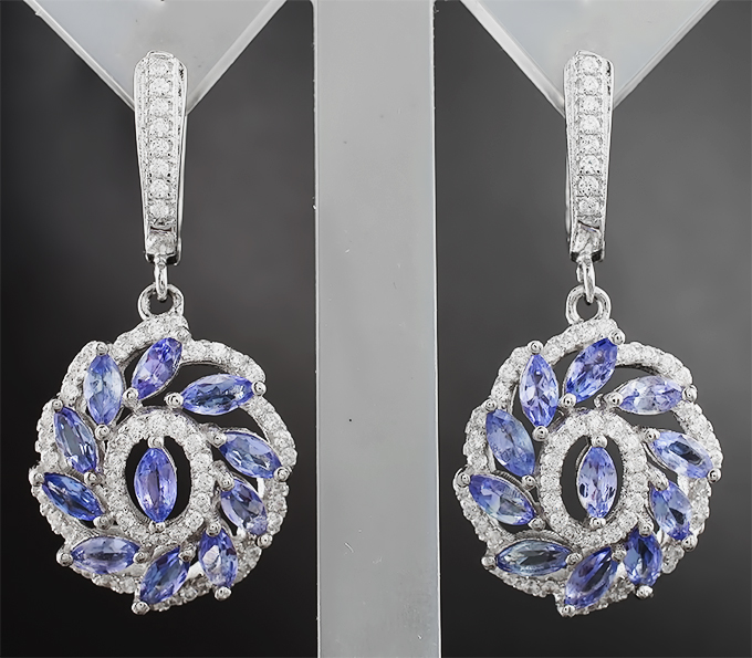 Чудесные серебряные серьги с танзанитами