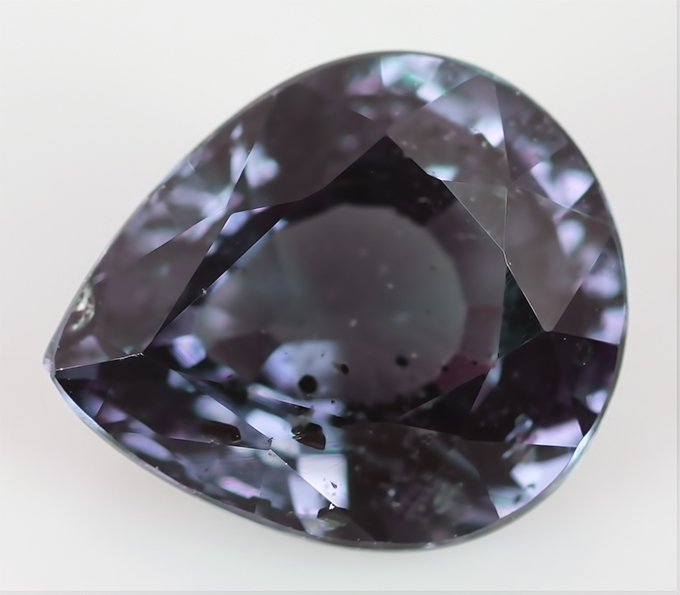 Гранат со сменой цвета 1,98 карат