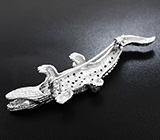 Скульптурная серебряная брошь «Крокодил» с цаворитами и пурпурными сапфирами Серебро 925