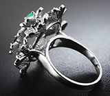 Оригинальное серебряное кольцо с изумрудами, синими и пурпурными сапфирами Серебро 925