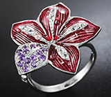 Серебряное кольцо-цветок с аметистами, бесцветными топазами и цветной эмалью Серебро 925