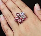 Серебряное кольцо-цветок с аметистами, бесцветными топазами и цветной эмалью Серебро 925