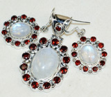 Комплект с лунным камнем и гранатами Серебро 925
