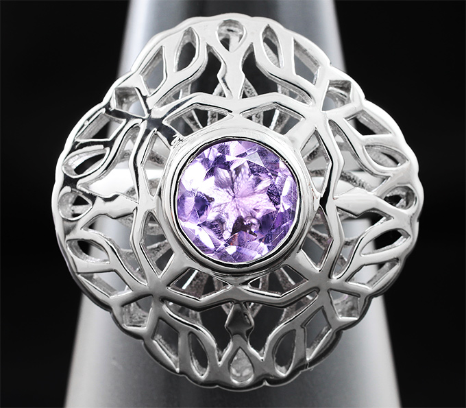 Ажурное серебряное кольцо с аметистом