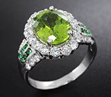 Эффектное серебряное кольцо с перидотом Серебро 925