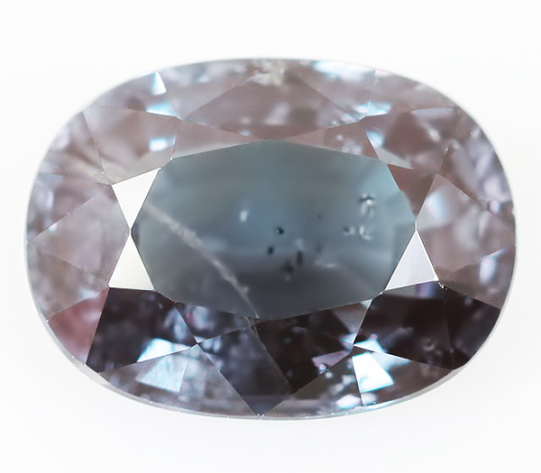 Гранат со сменой цвета 2,37 карат