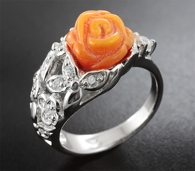 Чудесное серебряноое кольцо с резным кораллом