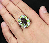 Эффектное серебряное кольцо с дымчатым кварцем, перидотами и топазами Серебро 925