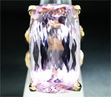 Кольцо с роскошным кунцитом и бесцветными цирконами