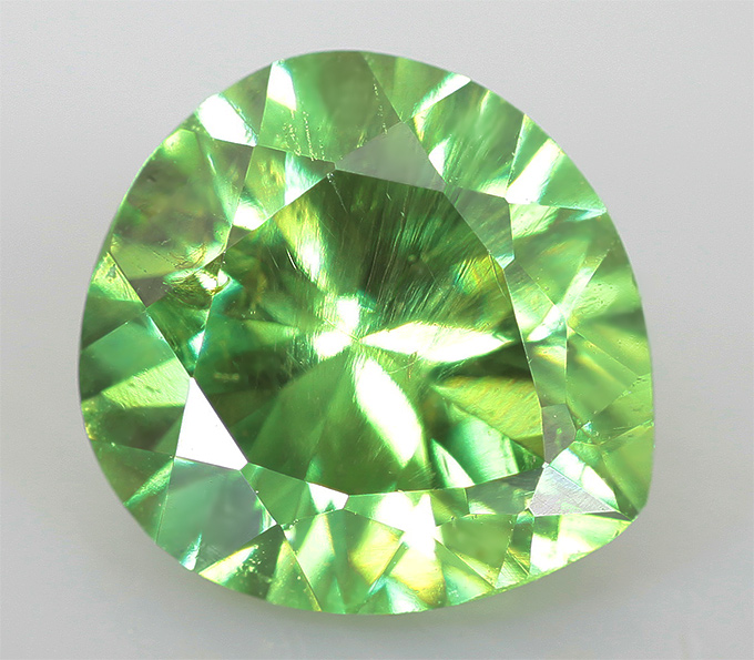 Редкость! Уральский демантоид 0,97 карат! «Конский хвост»