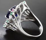 Серебряное кольцо с насыщенно-синим сапфиром, розовыми турмалинами и изумрудами Серебро 925