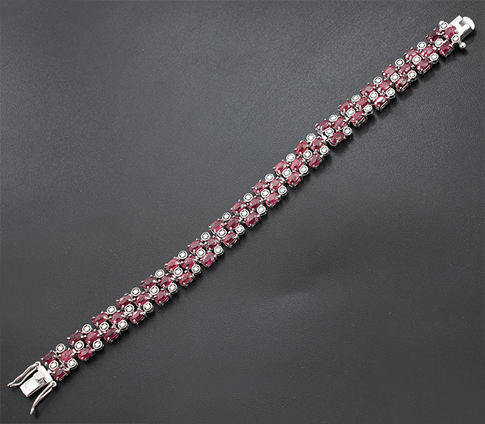 Серебряный браслет с рубинами купить в интернет магазине Серебряные линиипо доступной цене