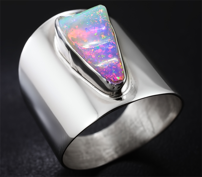 Серебряное кольцо с эфиопским опалом