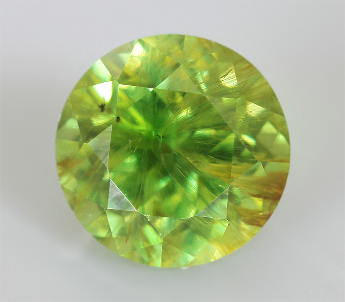 Уральский демантоид гранат 0,89 карат