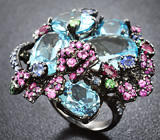Серебряное кольцо с голубыми топазами, цаворитами гранатами, синими и пурпурными сапфирами Серебро 925