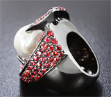 Серебряное кольцо c жемчужиной, красными и оранжевыми сапфирами Серебро 925