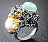 Скульптурное серебряное кольцо «Лягушка» с ларимаром, жемчужиной, голубыми топазами и синими сапфирами Серебро 925