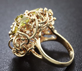 Золотое кольцо с зелеными сфенами и бриллиантами Золото
