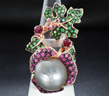 Серебряное кольцо c крупной жемчужиной, цаворитами, рубинами и пурпурными сапфирами Серебро 925