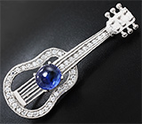 Серебряная брошь «Гитара» с синим сапфиром Серебро 925