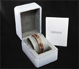 Элегантные женские наручные часы DKNY с инкрустацией кристаллами от Магазина Модных Открытий «Fashion Lines» Не указан