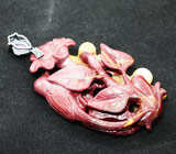 Серебряный кулон «Птичка в цветах» с цельным мукаитом и розовым сапфиром Серебро 925