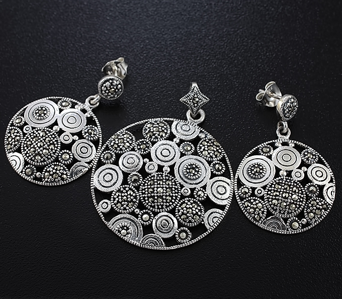 Оригинальный серебряный комплект с марказитами