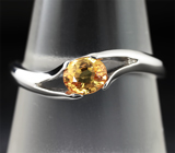 Прелестное cеребряное кольцо с золотисто-желтым сапфиром Серебро 925