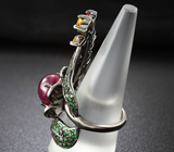 Серебряное кольцо с рубином, разноцветными сапфирами. хромдиопсидами и цаворитами Серебро 925