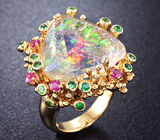 Кольцо с крупным ограненным кристаллическим Welo опалом, цаворитами и розовыми сапфирами Золото