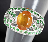 Серебряное кольцо с золотисто-желтым сапфиром и цаворитами Серебро 925