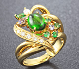 Золотое кольцо с зеленым турмалином, диопсидами, танзанитами и бриллиантами Золото