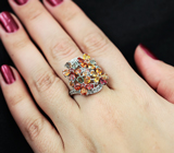 Великолепное серебряное кольцо с разноцветными сапфирами и бесцветными топазами Серебро 925