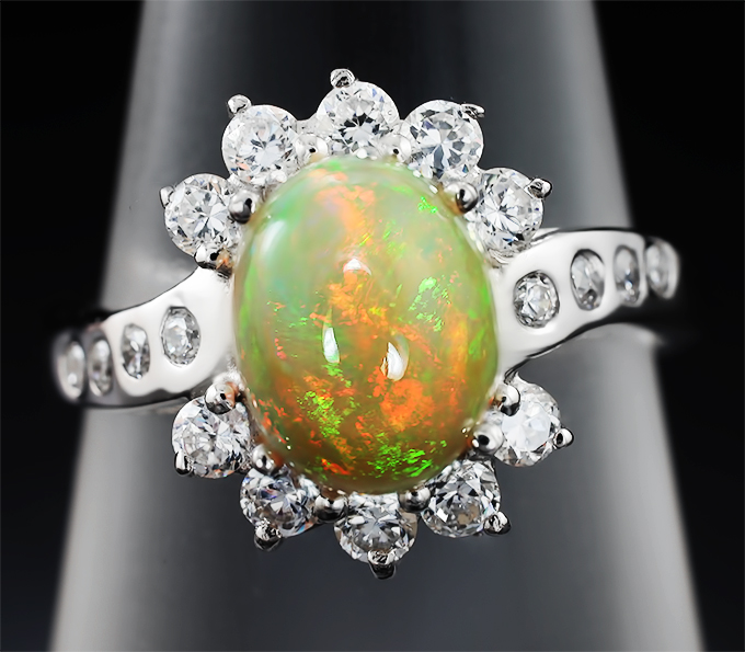 Изящное серебряное кольцо с эфиопским опалом