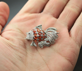 Серебряная брошь «Золотая рыбка» с сапфирами Серебро 925