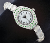 Часы с цаворитами гранатами на серебряном браслете с лунным камнем Серебро 925