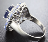 Роскошное серебряное кольцо с насыщенно-синим сапфиром и танзанитами Серебро 925