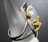 Серебряное кольцо c нежно-голубым халцедоном, жемчужиной и топазом Серебро 925