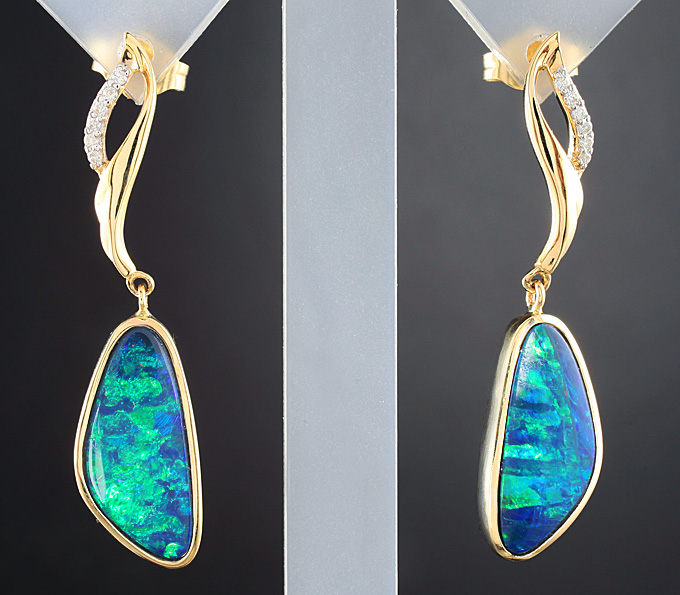 Золотые серьги с австралийскими дублет опалами 4,98 карат и бриллиантами