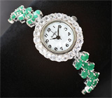 Часы с бесцветными топазами на серебряном браслете с изумрудами Серебро 925