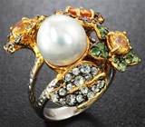 Серебряное кольцо с жемчужиной, сапфирами и цаворитами