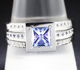 Кольцо c танзанитом, синими сапфирами и бесцветными топазами