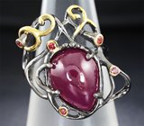 Серебряное кольцо c кабошоном рубина и сапфирами Серебро 925