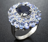 Превосходное серебряное кольцо с насыщенно-синим сапфиром и танзанитами Серебро 925