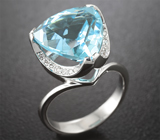 Золотое кольцо с голубым топазом и бриллиантами Золото