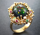 Золотое кольцо с топовым эфиопским черным опалом 5,15 карат, рубинами, цаворитами и бриллиантами Золото