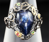 Серебряное кольцо со звездчатым, разноцветными сапфирами и цаворитами Серебро 925