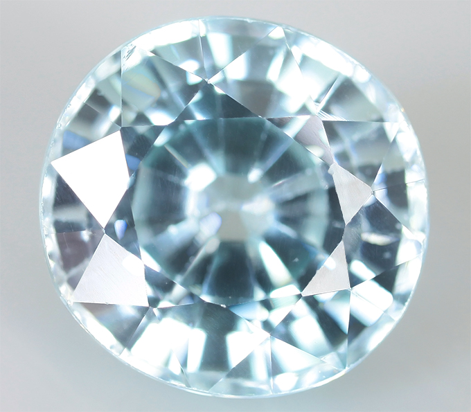 Голубой циркон 4,5 карат