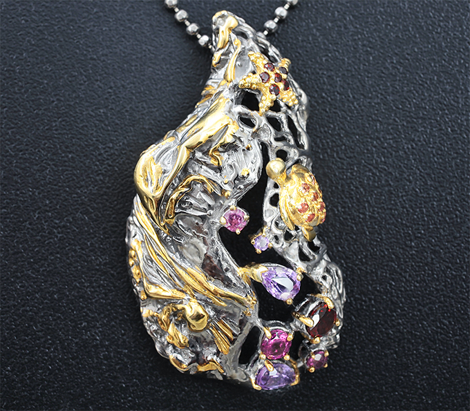 Серебряный кулон с аметистами, гранатами и сапфирами + цепочка