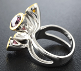 Серебряное кольцо с золотистыми сфенами и малайя гранатами Серебро 925